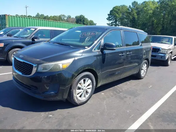 KNDMB5C1XG6163498 2016 KIA SEDONA - Image 2