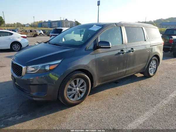 KNDMB5C1XG6173030 2016 KIA SEDONA - Image 2