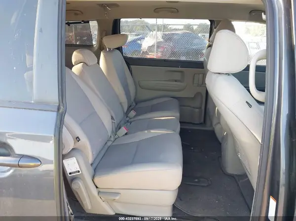 KNDMB5C1XG6173030 2016 KIA SEDONA - Image 8