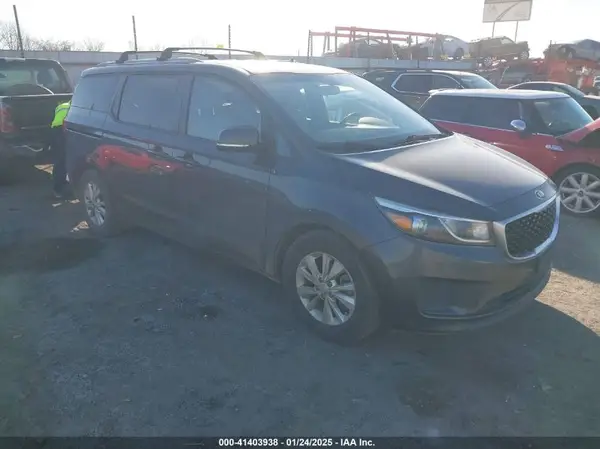 KNDMB5C1XG6186490 2016 KIA SEDONA - Image 1