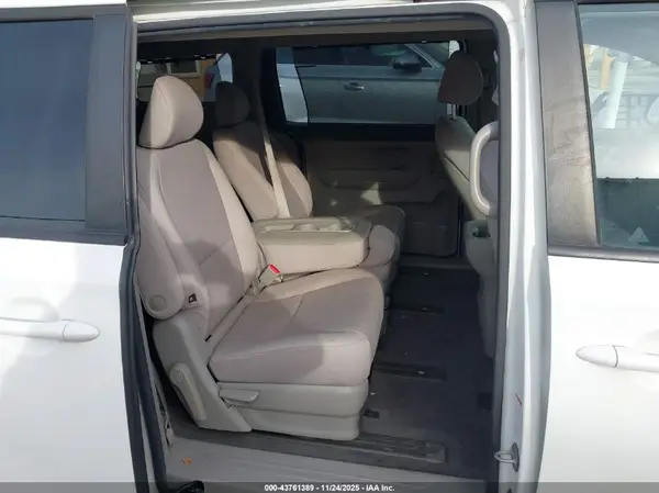 KNDMB5C1XG6198882 2016 KIA SEDONA - Image 8