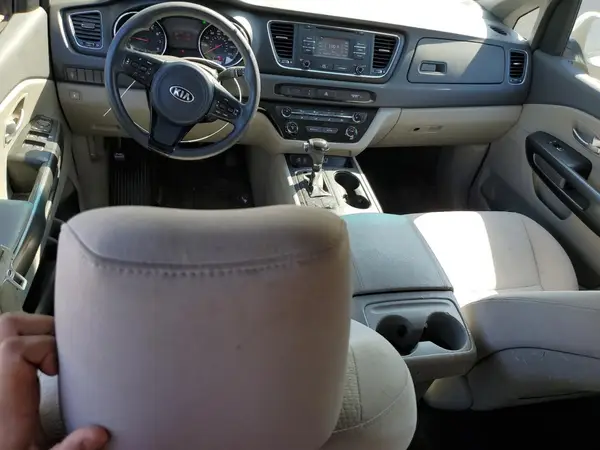 KNDMB5C1XG6203496 2016 KIA SEDONA - Image 8