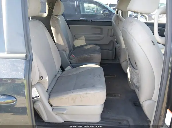 KNDMB5C1XG6203577 2016 KIA SEDONA - Image 8