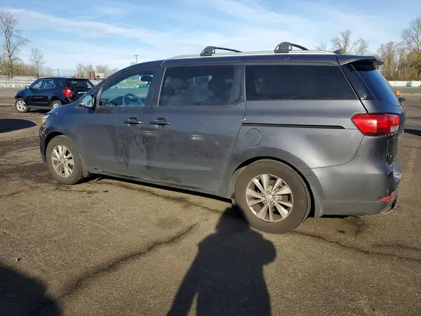 KNDMB5C1XG6204261 2016 KIA SEDONA - Image 2