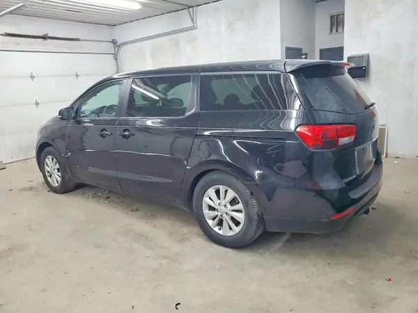 KNDMB5C1XH6217786 2017 KIA SEDONA - Image 2
