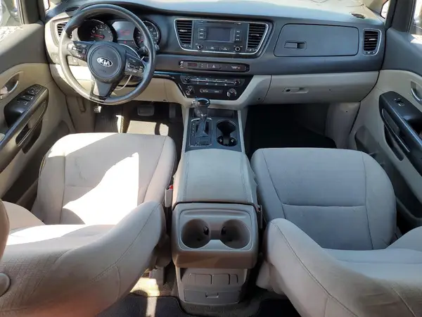 KNDMB5C1XH6217786 2017 KIA SEDONA - Image 8