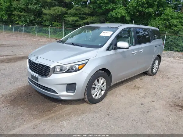 KNDMB5C1XH6218405 2017 KIA SEDONA - Image 2