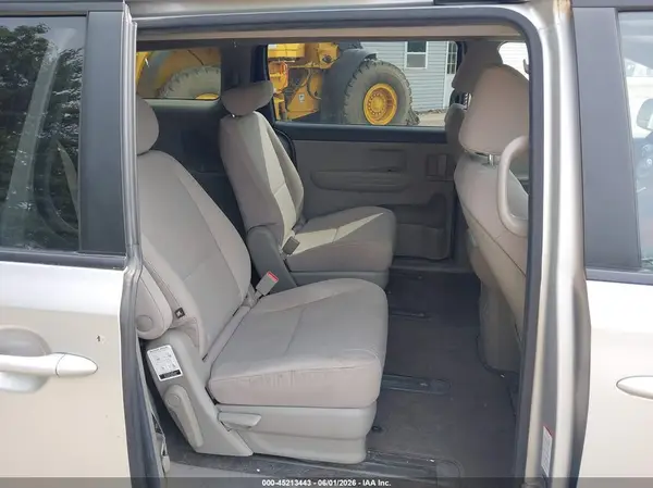 KNDMB5C1XH6218405 2017 KIA SEDONA - Image 8