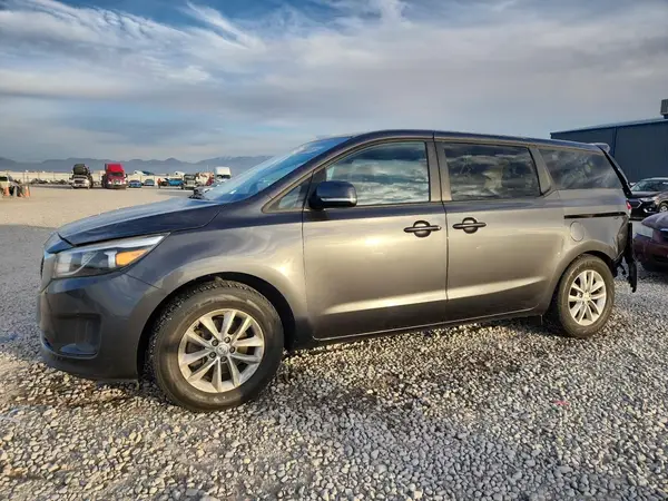 KNDMB5C1XH6218663 2017 KIA SEDONA