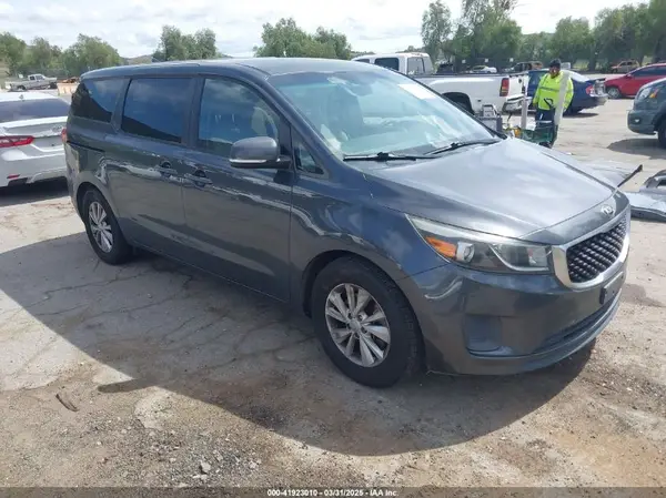 KNDMB5C1XH6226200 2017 KIA SEDONA - Image 1