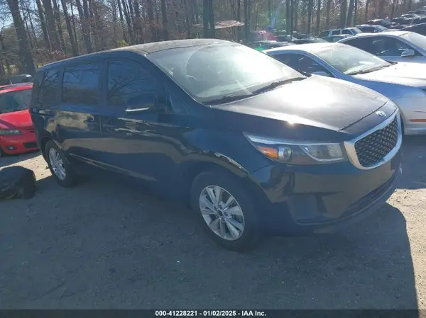 KNDMB5C1XH6228173 2017 KIA SEDONA - Image 1