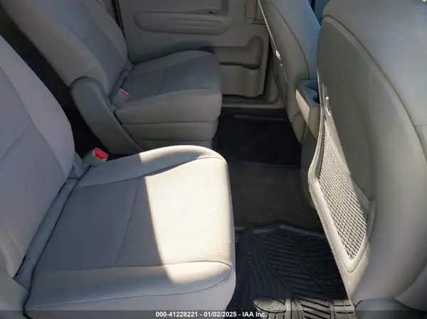 KNDMB5C1XH6228173 2017 KIA SEDONA - Image 8