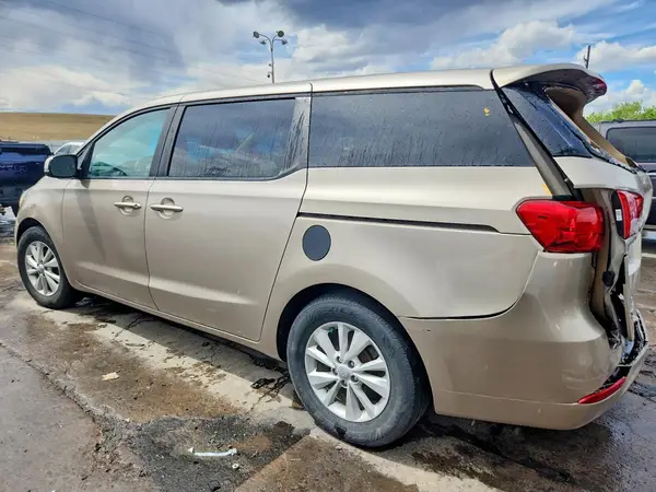 KNDMB5C1XH6228397 2017 KIA SEDONA - Image 2