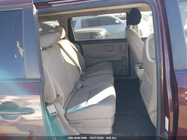KNDMB5C1XH6229095 2017 KIA SEDONA - Image 8