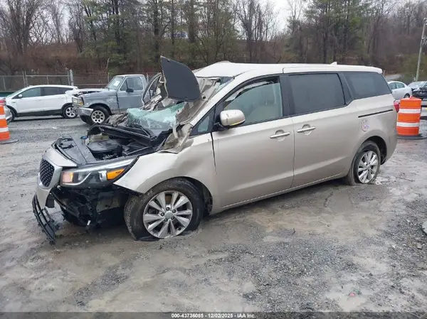 KNDMB5C1XH6230554 2017 KIA SEDONA - Image 2
