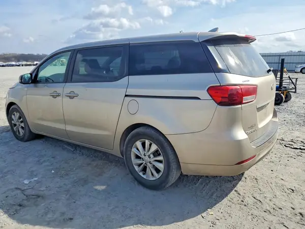 KNDMB5C1XH6230568 2017 KIA SEDONA - Image 2