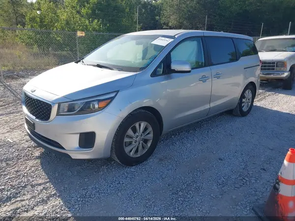 KNDMB5C1XH6231316 2017 KIA SEDONA - Image 2