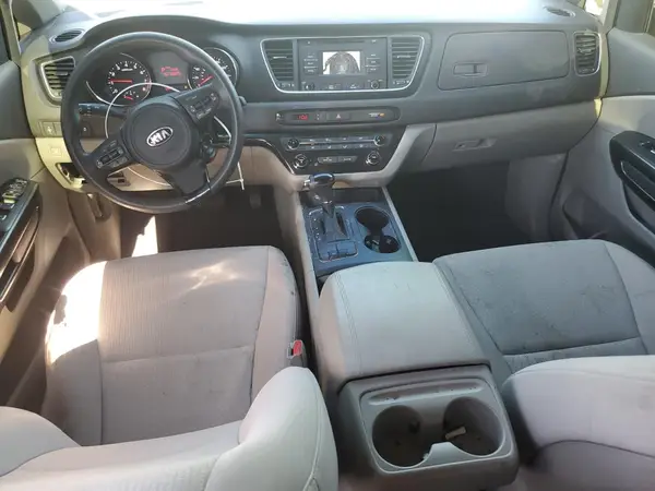 KNDMB5C1XH6231641 2017 KIA SEDONA - Image 8