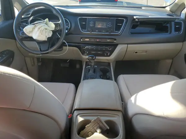 KNDMB5C1XH6231977 2017 KIA SEDONA - Image 8