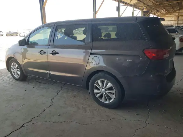 KNDMB5C1XH6233230 2017 KIA SEDONA - Image 2