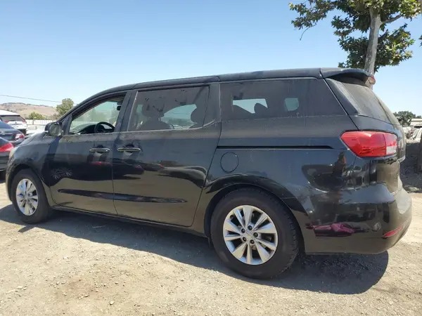 KNDMB5C1XH6233857 2017 KIA SEDONA - Image 2