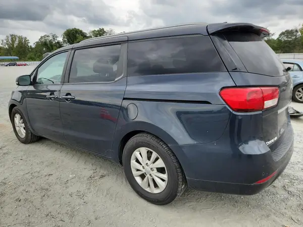 KNDMB5C1XH6236516 2017 KIA SEDONA - Image 2