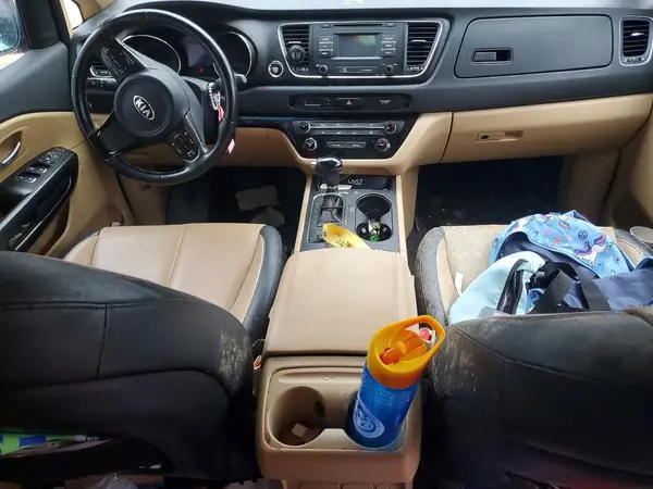 KNDMB5C1XH6239173 2017 KIA SEDONA - Image 8