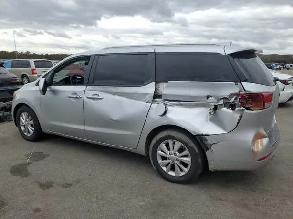 KNDMB5C1XH6239724 2017 KIA SEDONA - Image 2