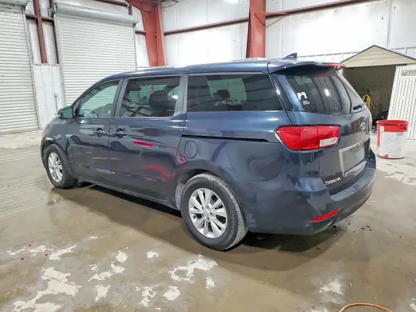 KNDMB5C1XH6241179 2017 KIA SEDONA - Image 2