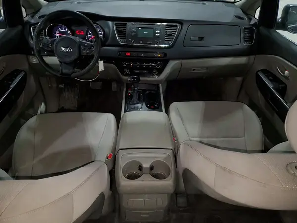 KNDMB5C1XH6241179 2017 KIA SEDONA - Image 8