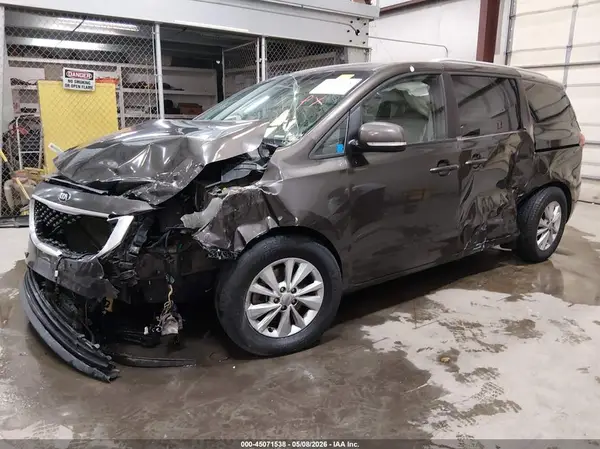 KNDMB5C1XH6243241 2017 KIA SEDONA - Image 2