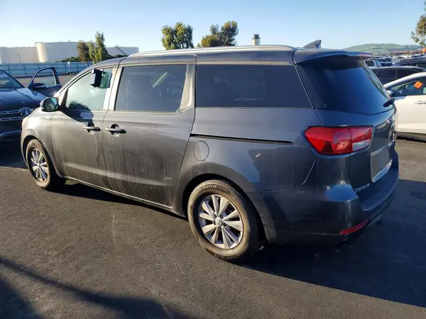 KNDMB5C1XH6244163 2017 KIA SEDONA - Image 2
