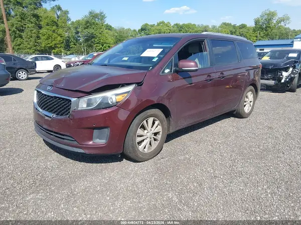 KNDMB5C1XH6246690 2017 KIA SEDONA - Image 2