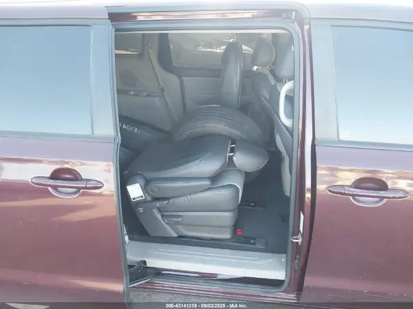 KNDMB5C1XH6246706 2017 KIA SEDONA - Image 8