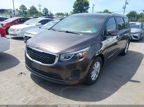 KNDMB5C1XH6248164 2017 KIA SEDONA - Image 2