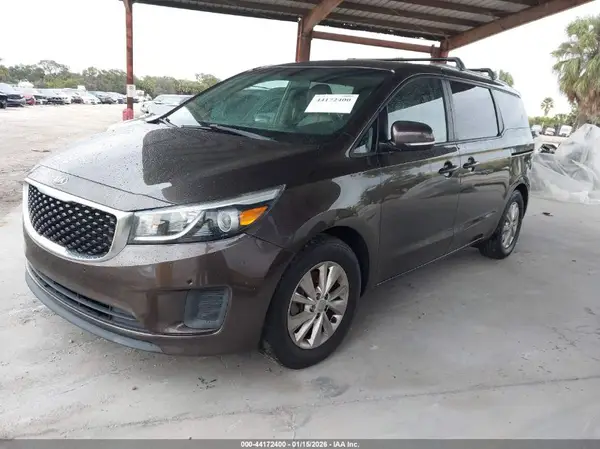 KNDMB5C1XH6249363 2017 KIA SEDONA - Image 2