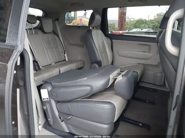 KNDMB5C1XH6249363 2017 KIA SEDONA - Image 8