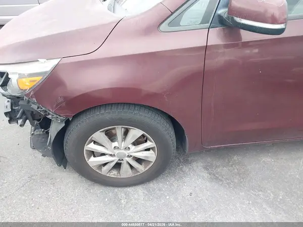 KNDMB5C1XH6251324 2017 KIA SEDONA - Image 2