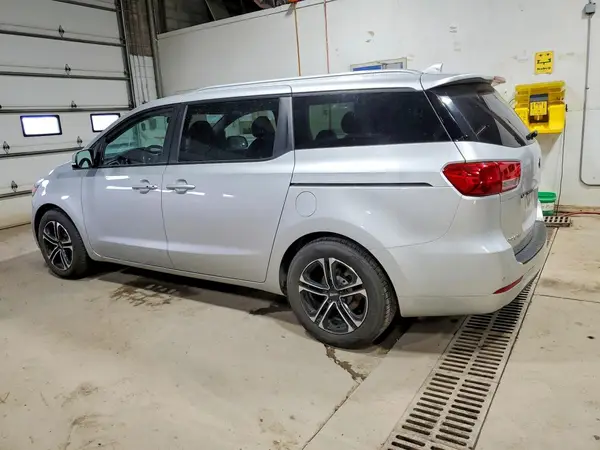 KNDMB5C1XH6253879 2017 KIA SEDONA - Image 2