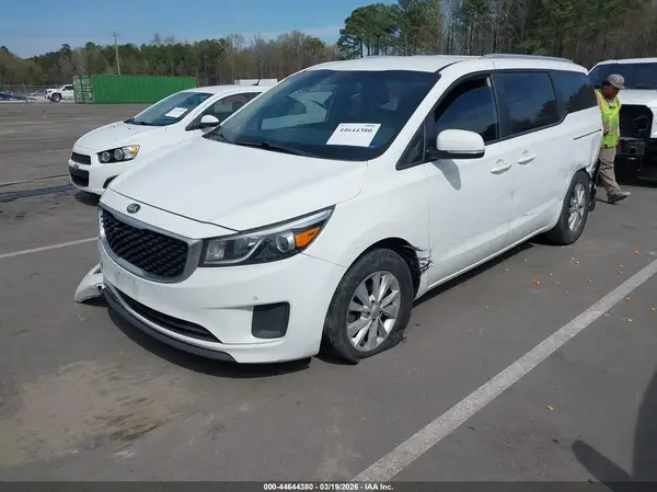 KNDMB5C1XH6254000 2017 KIA SEDONA - Image 2