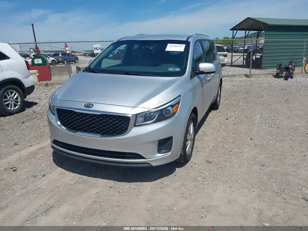 KNDMB5C1XH6254790 2017 KIA SEDONA - Image 2