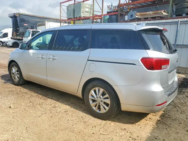 KNDMB5C1XH6267717 2017 KIA SEDONA - Image 2