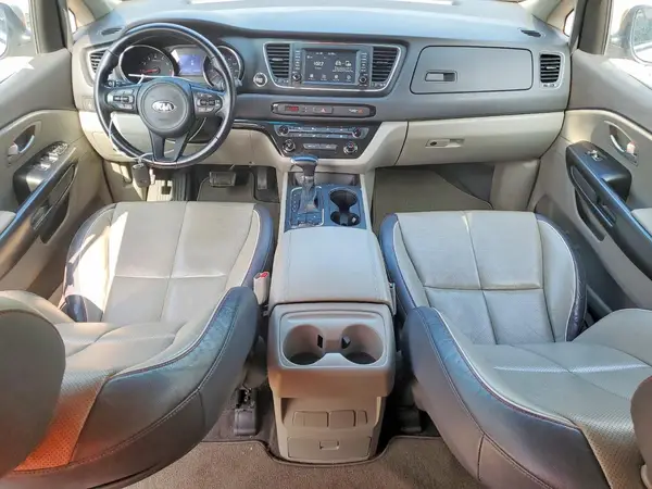 KNDMB5C1XH6267717 2017 KIA SEDONA - Image 8