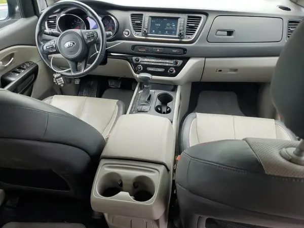 KNDMB5C1XH6269404 2017 KIA SEDONA - Image 8