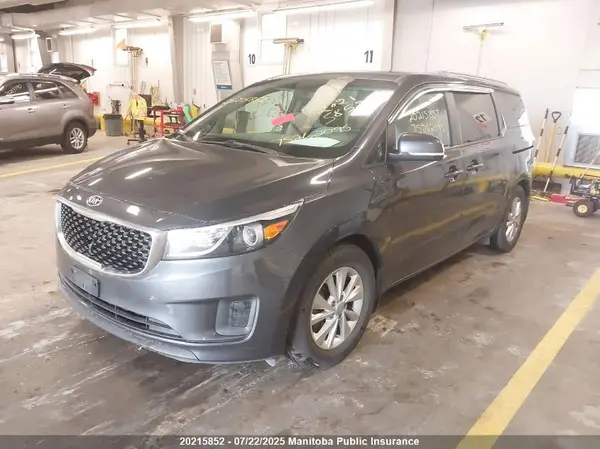 KNDMB5C1XH6270049 2017 KIA SEDONA - Image 2