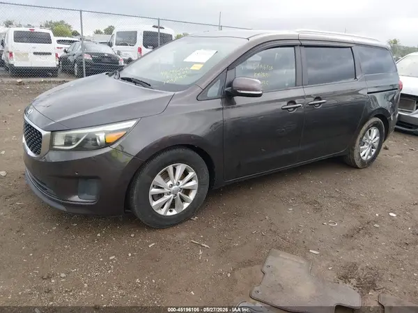 KNDMB5C1XH6270343 2017 KIA SEDONA - Image 2