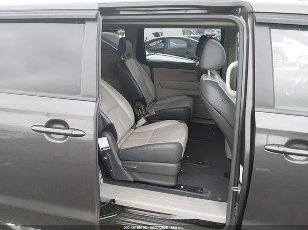 KNDMB5C1XH6270343 2017 KIA SEDONA - Image 8