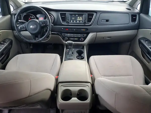 KNDMB5C1XH6270973 2017 KIA SEDONA - Image 8