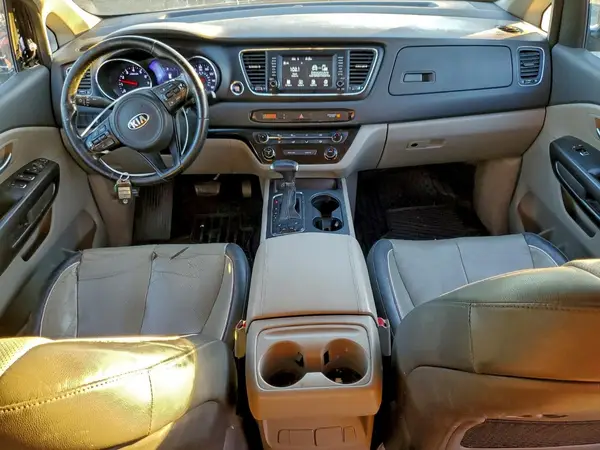 KNDMB5C1XH6283786 2017 KIA SEDONA - Image 8