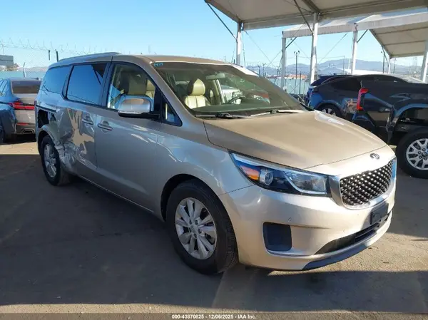 KNDMB5C1XH6290950 2017 KIA SEDONA - Image 1